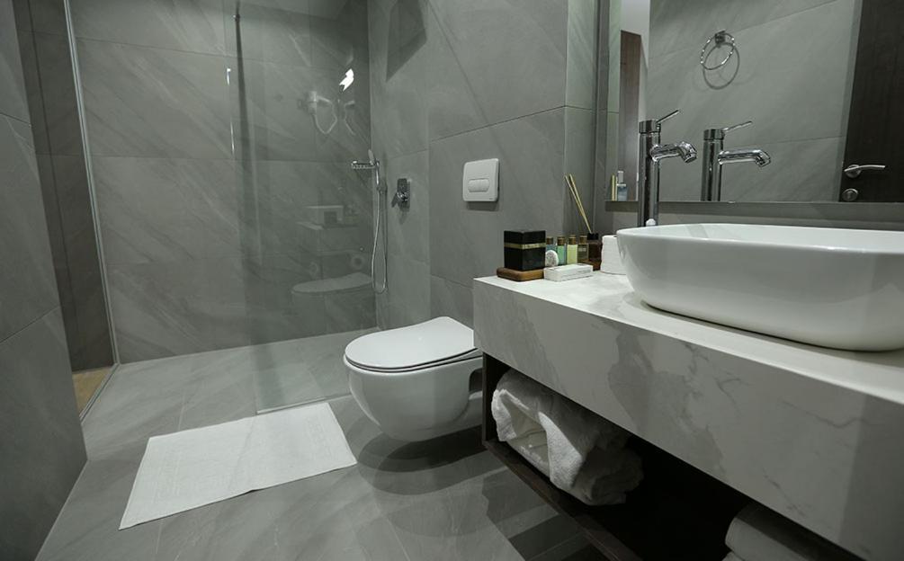 Astoria Luxury & Spa Gjilan Exteriör bild
